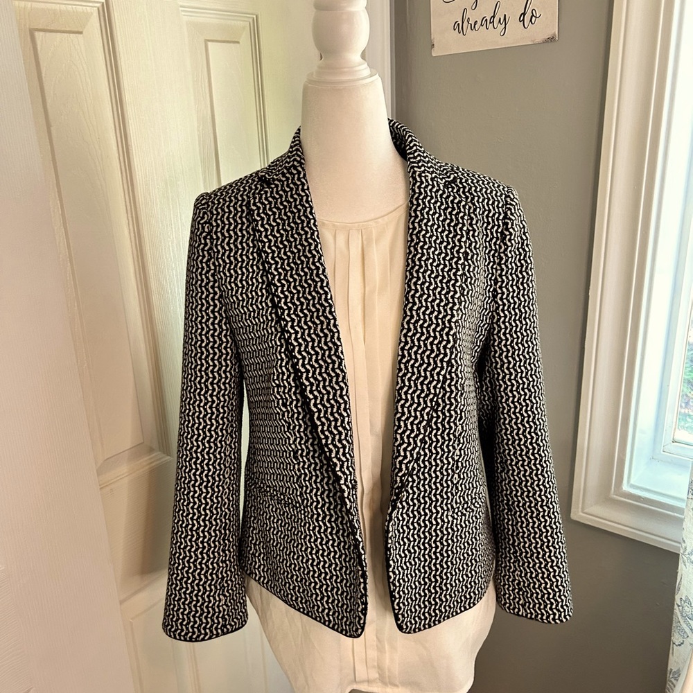 Ann Taylor petite 6p black and white houndstooth single breasted blazer